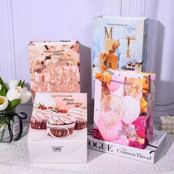 Пакет подарунковий паперовий L "Happy birthday" 30*41.5*12см R96992-L (240шт) (шт.)